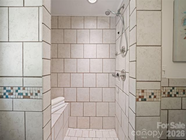 25 Nesbitt Street, Waynesville, NC 28786