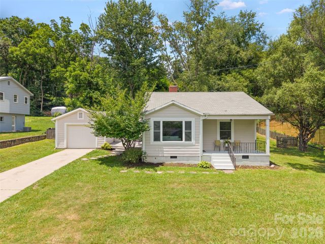25 Nesbitt Street, Waynesville, NC 28786