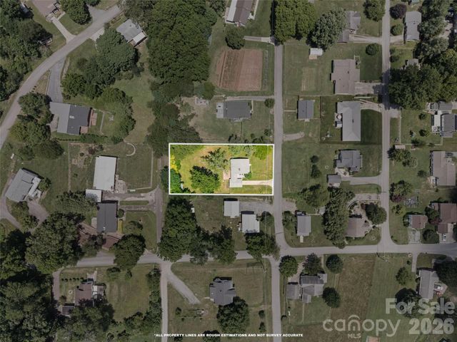 25 Nesbitt Street, Waynesville, NC 28786