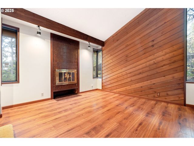 9411 Sw 62ND Dr, Portland, OR 97219