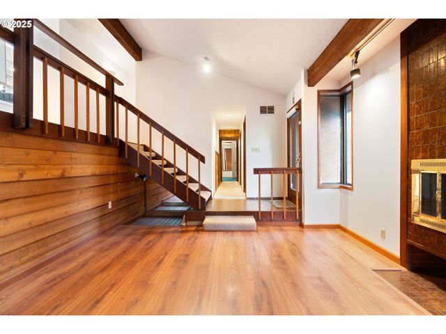 9411 Sw 62ND Dr, Portland, OR 97219