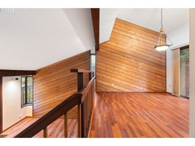 9411 Sw 62ND Dr, Portland, OR 97219