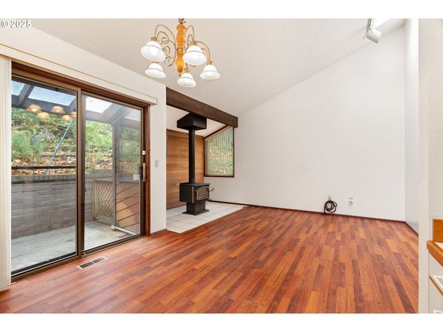 9411 Sw 62ND Dr, Portland, OR 97219