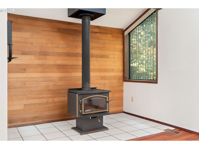 9411 Sw 62ND Dr, Portland, OR 97219