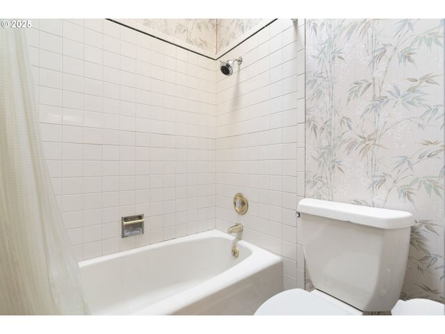 9411 Sw 62ND Dr, Portland, OR 97219