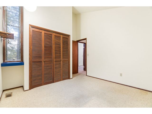 9411 Sw 62ND Dr, Portland, OR 97219