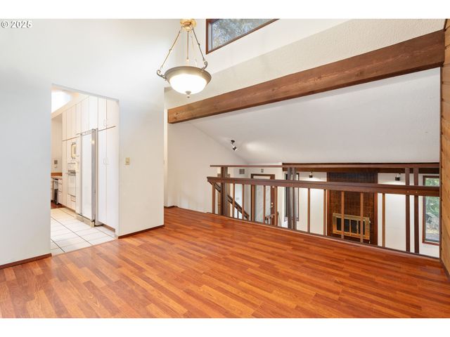 9411 Sw 62ND Dr, Portland, OR 97219