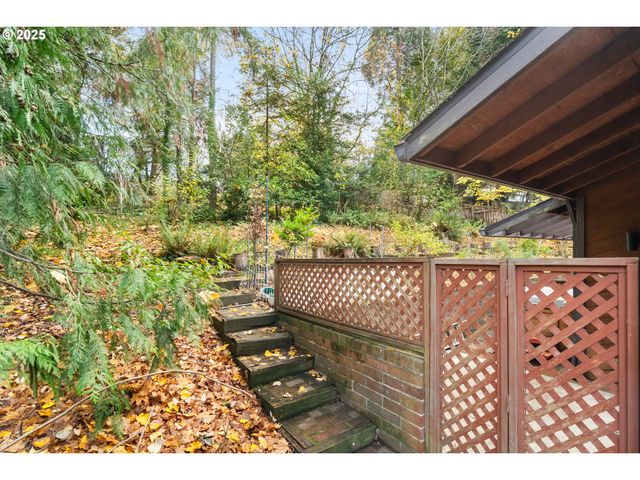 9411 Sw 62ND Dr, Portland, OR 97219