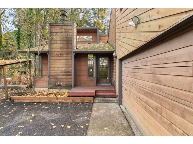 9411 Sw 62ND Dr, Portland, OR 97219