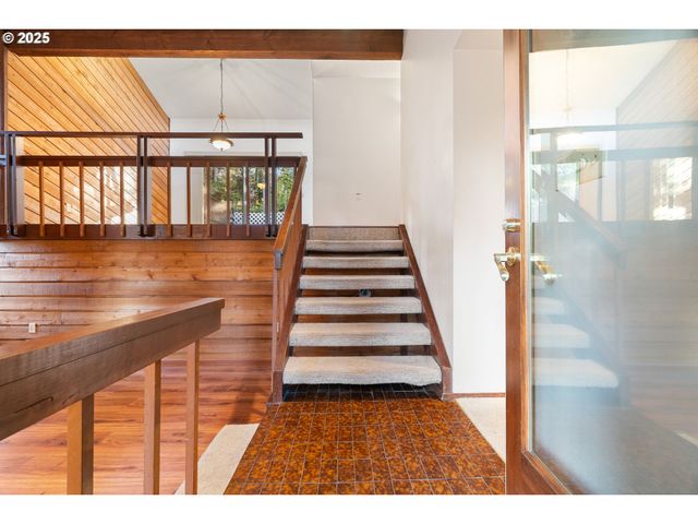 9411 Sw 62ND Dr, Portland, OR 97219