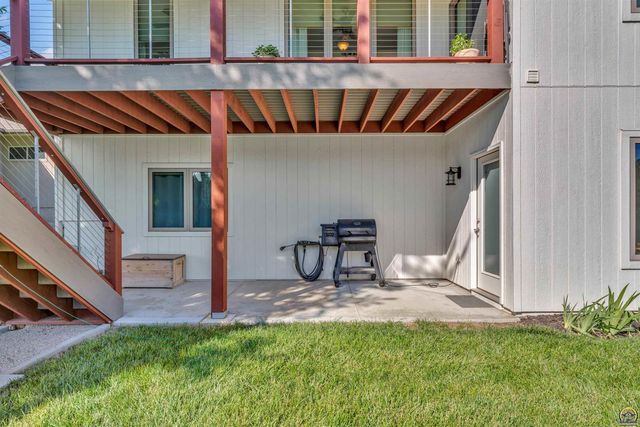 6131 SW 47th ST, Topeka, KS 66610