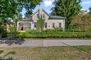 16935 Maumee Avenue, Grosse Pointe, MI 48230