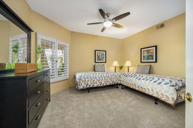 618 Vista Lago Circle N, Palm Desert, CA 92211