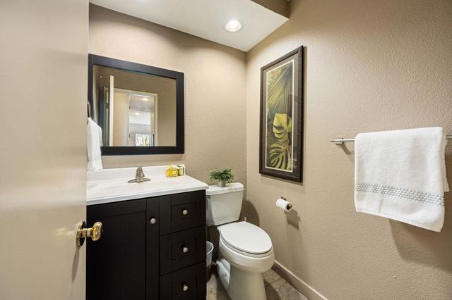 618 Vista Lago Circle N, Palm Desert, CA 92211