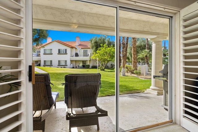 618 Vista Lago Circle N, Palm Desert, CA 92211