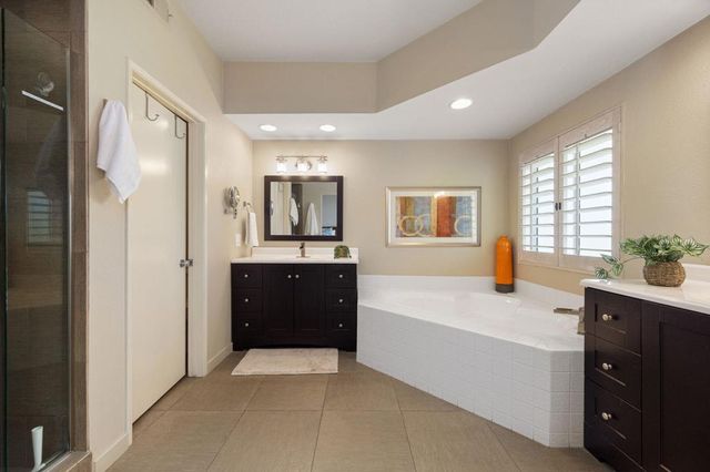 618 Vista Lago Circle N, Palm Desert, CA 92211