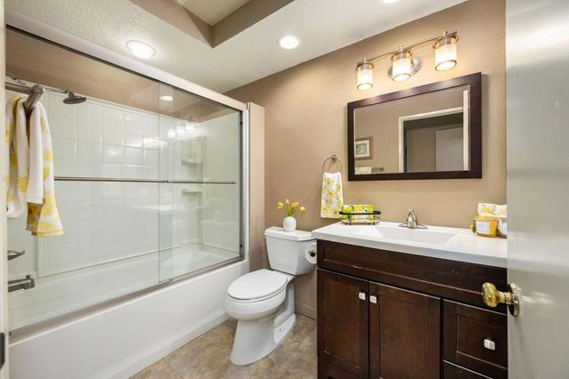 618 Vista Lago Circle N, Palm Desert, CA 92211