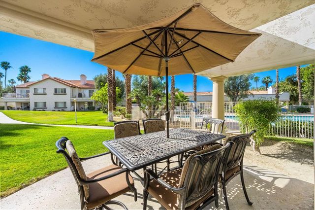 618 Vista Lago Circle N, Palm Desert, CA 92211