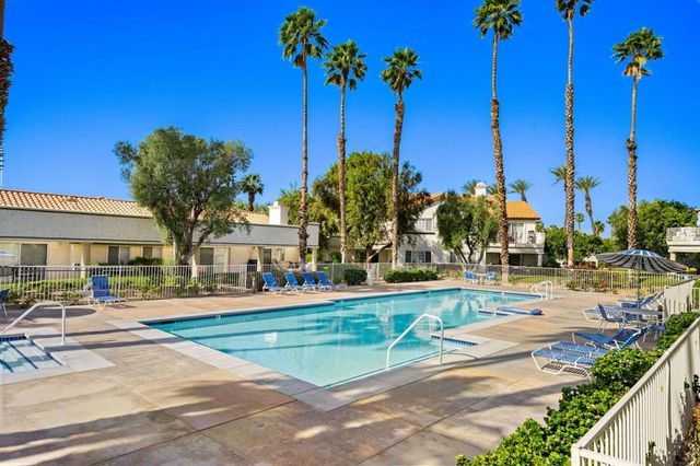 618 Vista Lago Circle N, Palm Desert, CA 92211