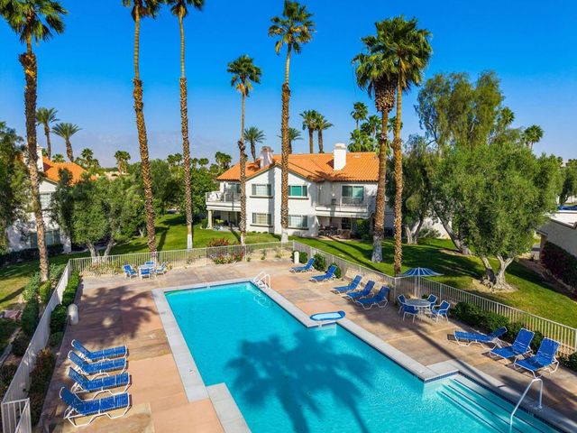 618 Vista Lago Circle N, Palm Desert, CA 92211