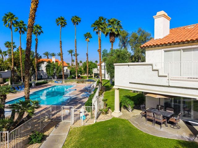 618 Vista Lago Circle N, Palm Desert, CA 92211