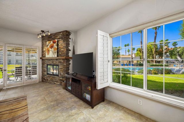618 Vista Lago Circle N, Palm Desert, CA 92211