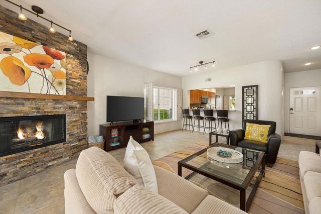 618 Vista Lago Circle N, Palm Desert, CA 92211