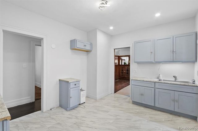 5154-5156 Burns Street, Detroit, MI 48213