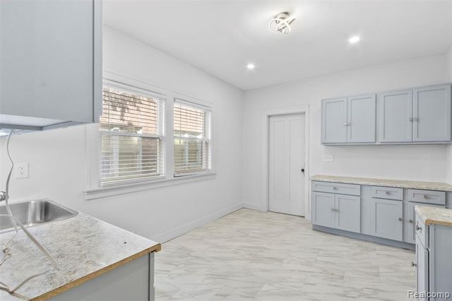 5154-5156 Burns Street, Detroit, MI 48213