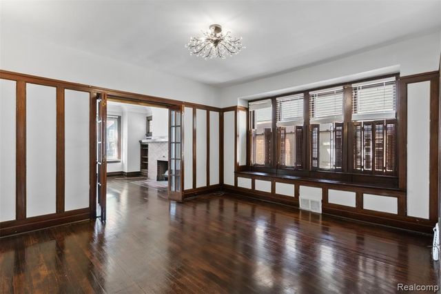 5154-5156 Burns Street, Detroit, MI 48213