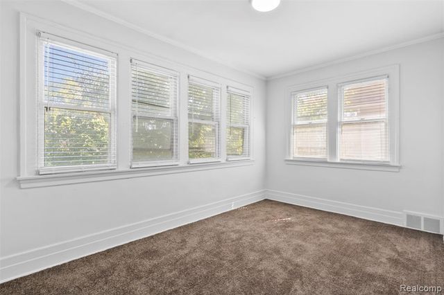 5154-5156 Burns Street, Detroit, MI 48213