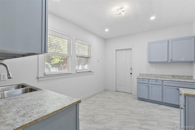 5154-5156 Burns Street, Detroit, MI 48213