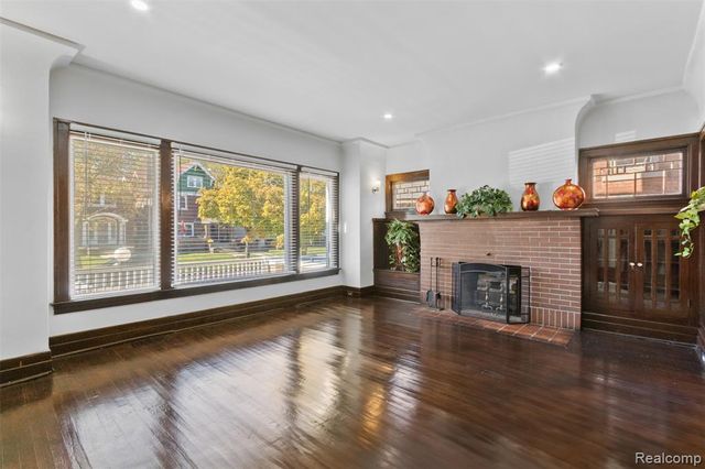 5154-5156 Burns Street, Detroit, MI 48213