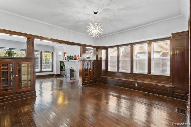 5154-5156 Burns Street, Detroit, MI 48213