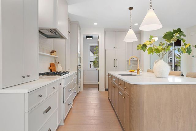 759 Ensconced Way, Chaska, MN 55318