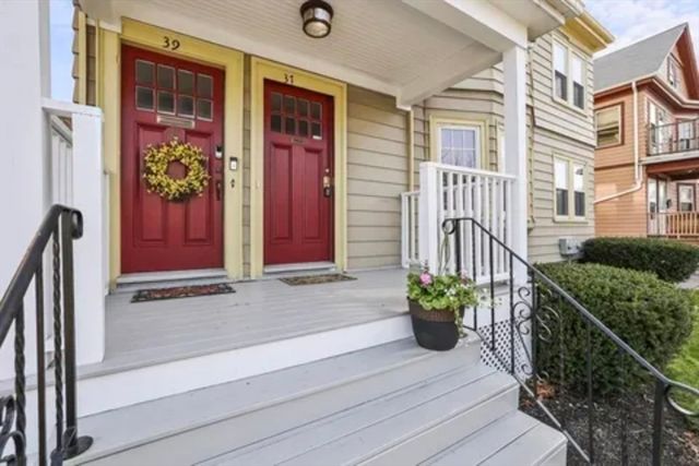 37 Gallivan Blvd 37, Boston, MA 02124