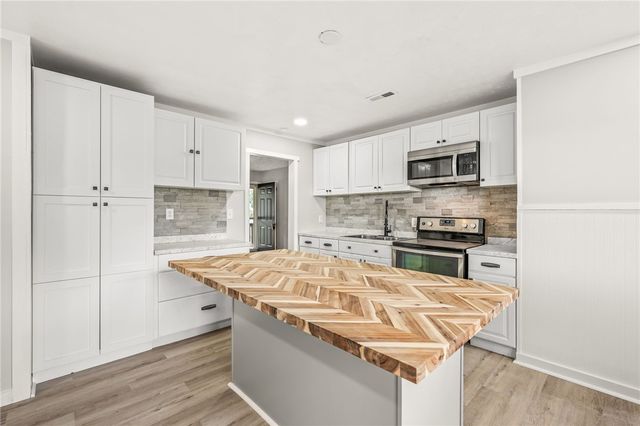 3576 Shawnee Trail, Jamestown Vlg, OH 45335