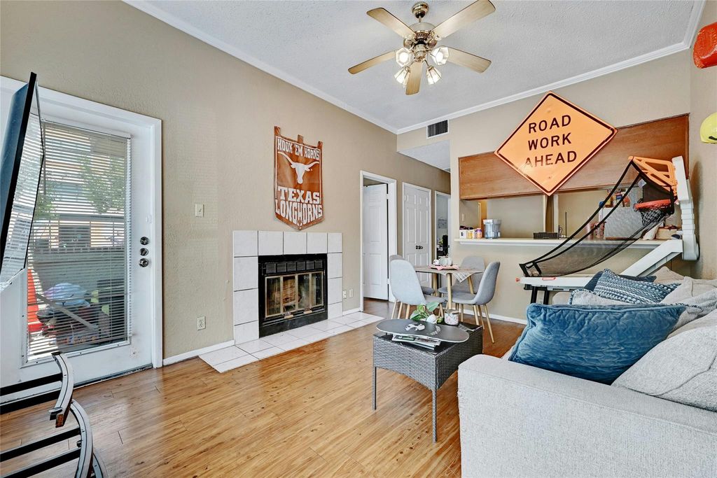 807 W 25TH ST 101, Austin, TX 78705
