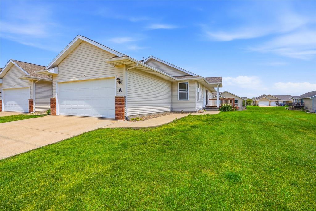 2965 Samuel Ct SW A, Cedar Rapids, IA 52404