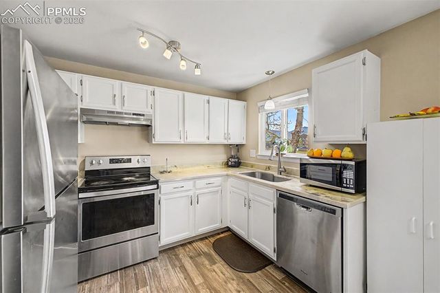 1230 Bayberry Drive, Colorado Springs, CO 80916