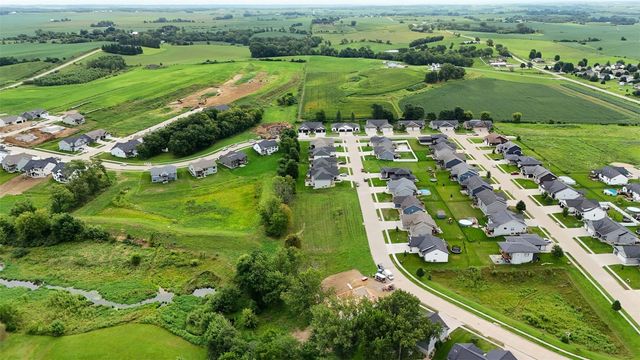 1735 Parkland Dr, Ely, IA 52227