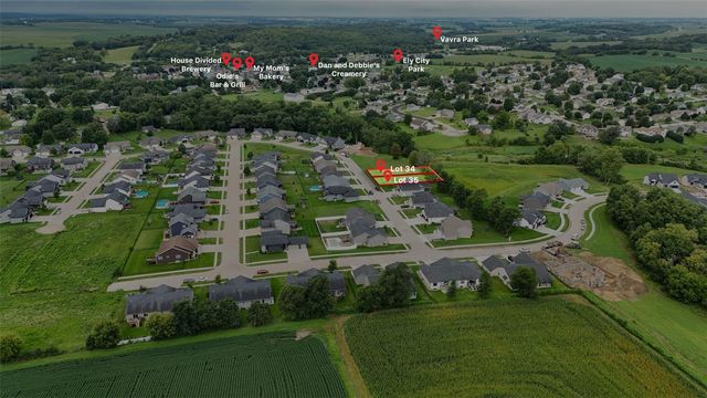1735 Parkland Dr, Ely, IA 52227