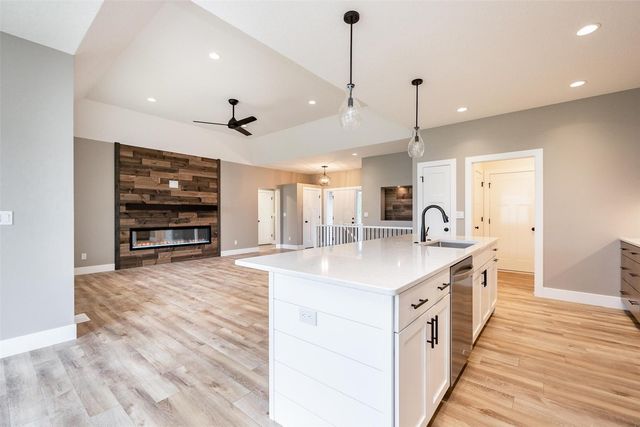 1735 Parkland Dr, Ely, IA 52227