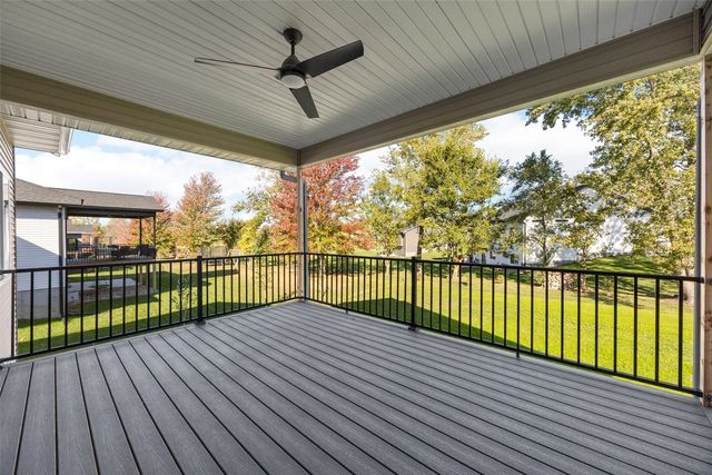 1735 Parkland Dr, Ely, IA 52227