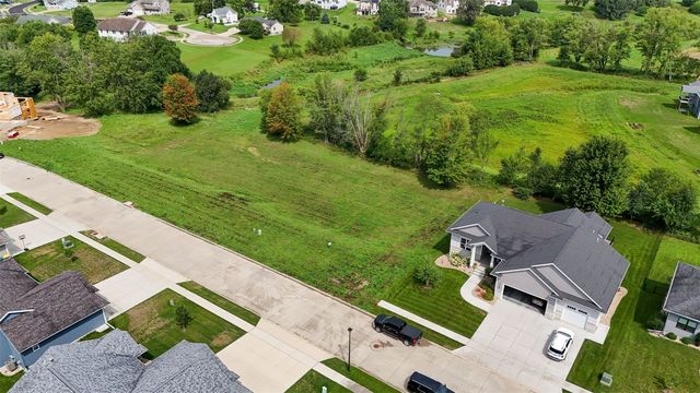 1735 Parkland Dr, Ely, IA 52227