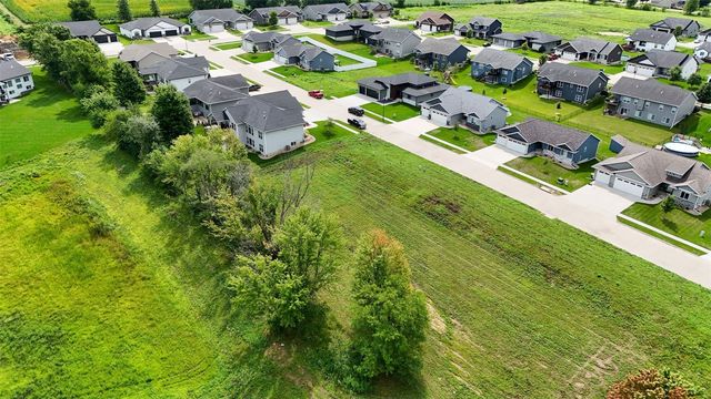 1735 Parkland Dr, Ely, IA 52227