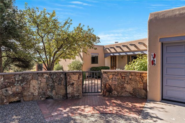 1396 Hyde Park Road, Santa Fe, NM 87501