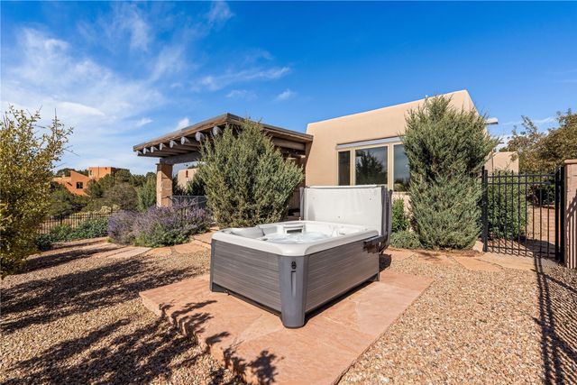 1396 Hyde Park Road, Santa Fe, NM 87501