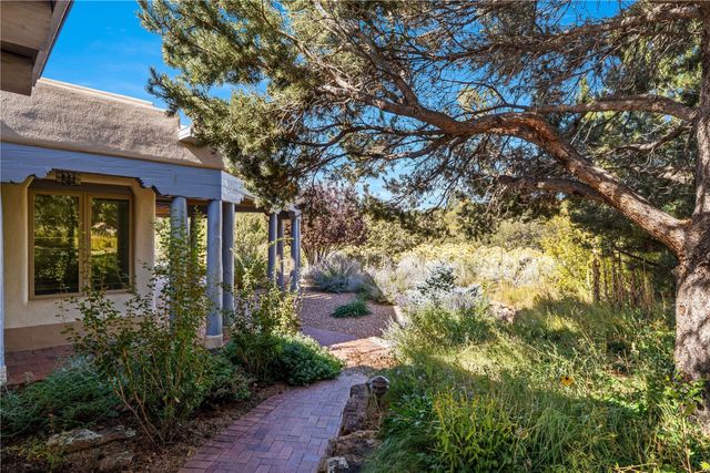 1396 Hyde Park Road, Santa Fe, NM 87501