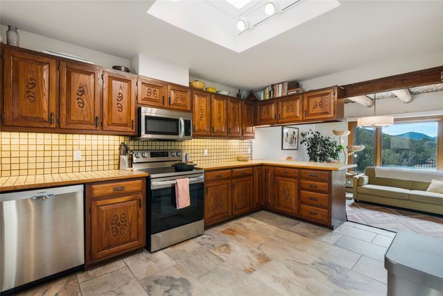 1396 Hyde Park Road, Santa Fe, NM 87501